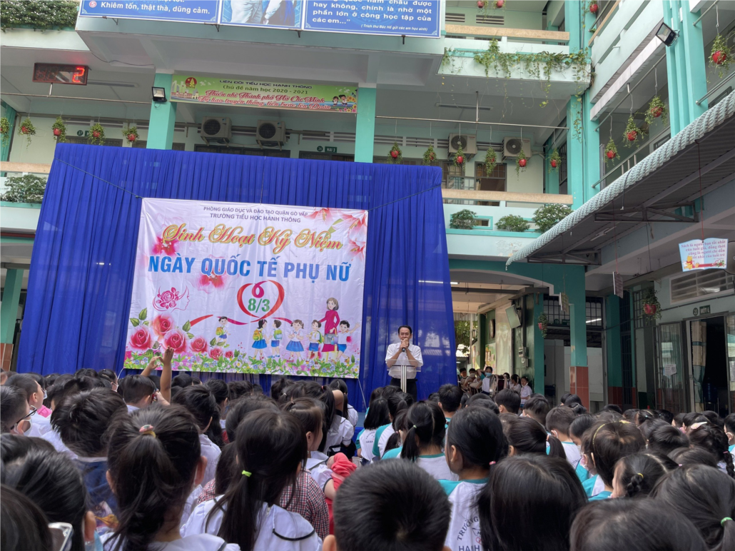 Sinh hoạt kỷ niệm ngày quốc tế phụ nữ 8.3 (11).jpg